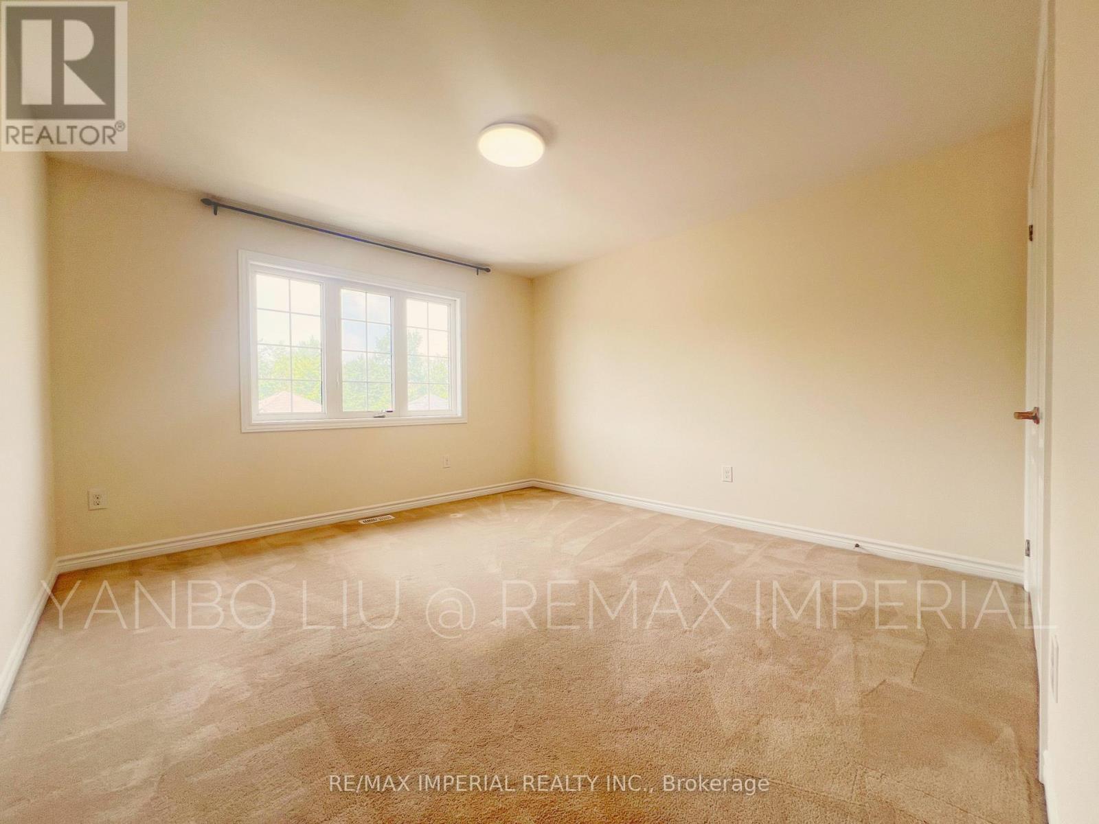 Photo 7 of 155 Art West Avenue, Newmarket ON