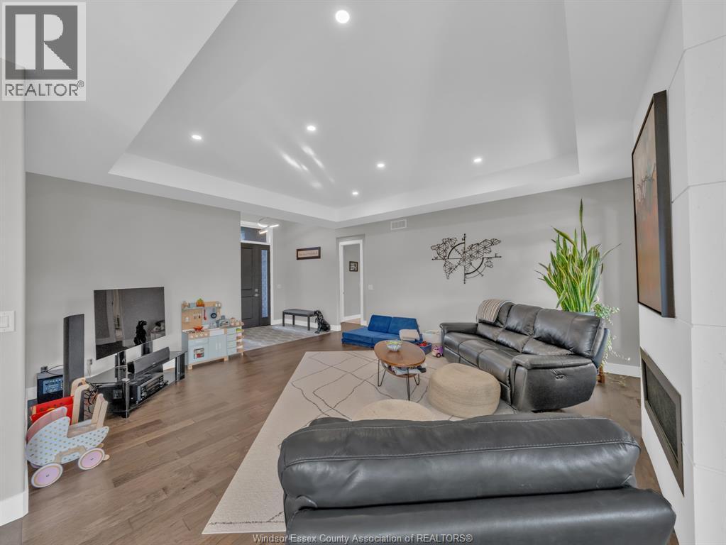 Photo 29 of 2 Olive Drive, Leamington ON