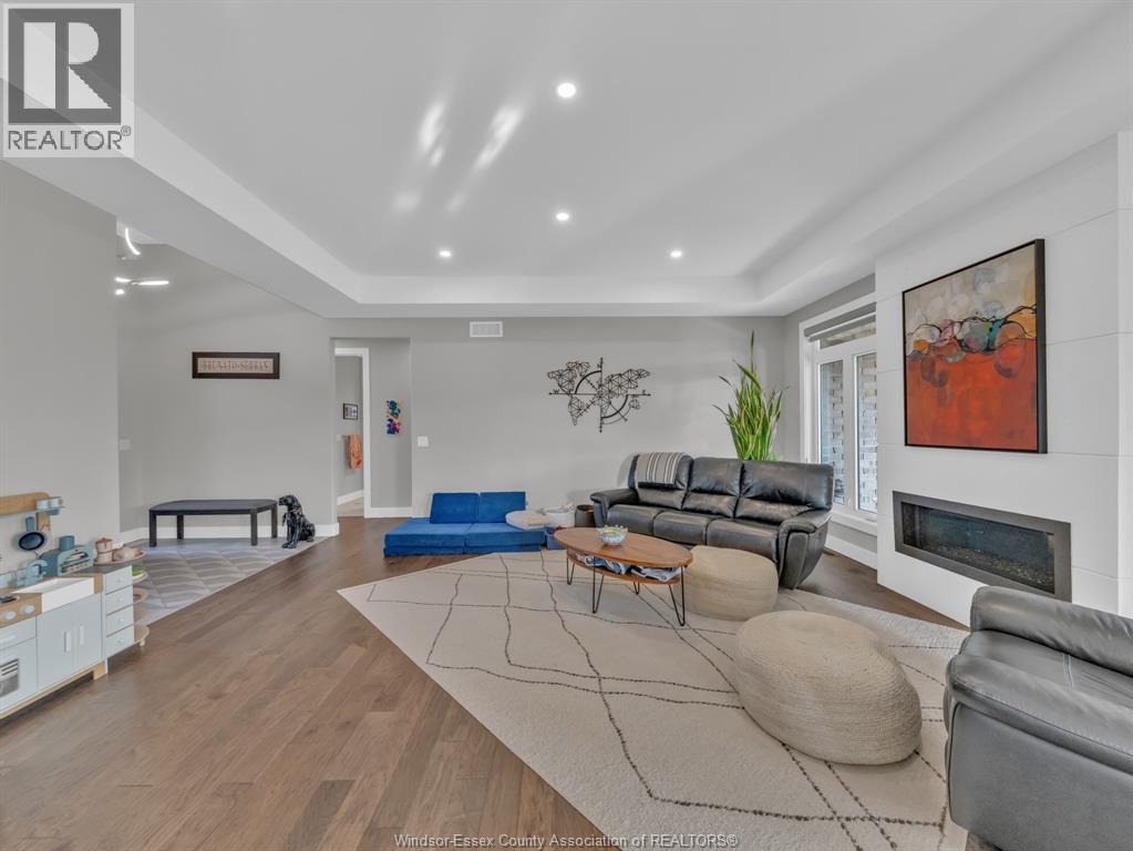 Photo 8 of 2 Olive Drive, Leamington ON