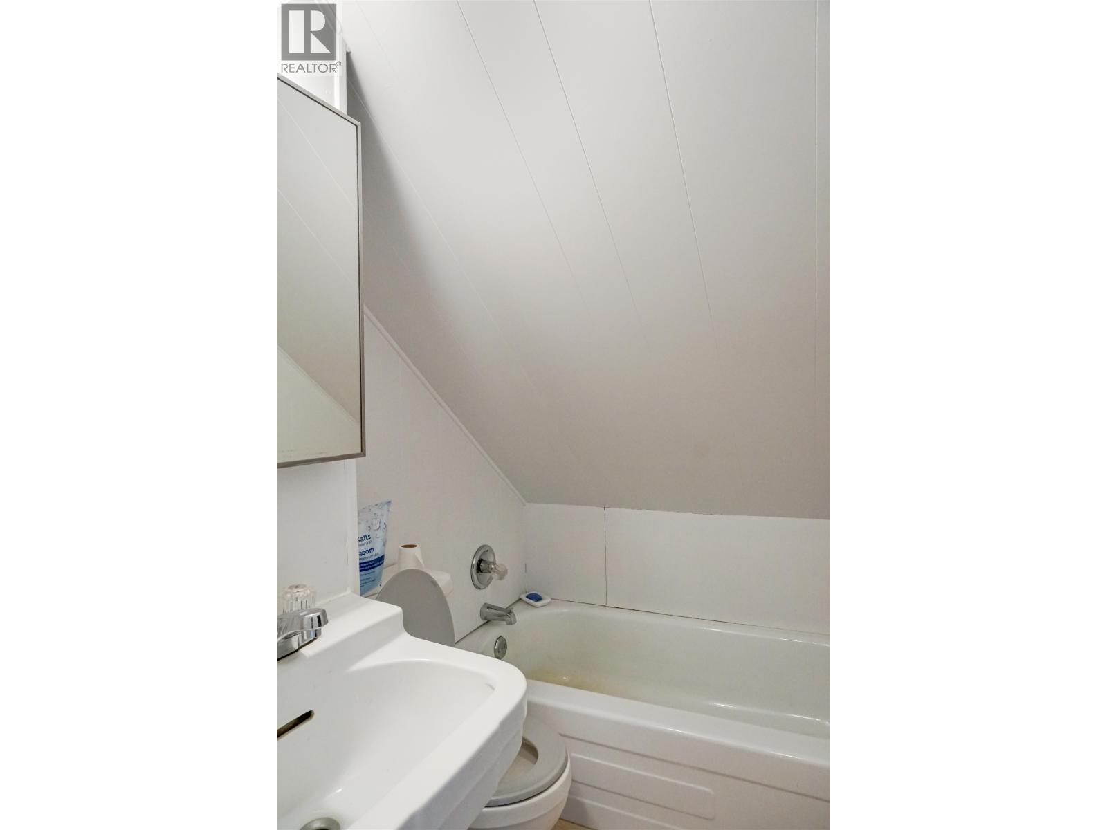 31 FULMAR STREET, Kitimat