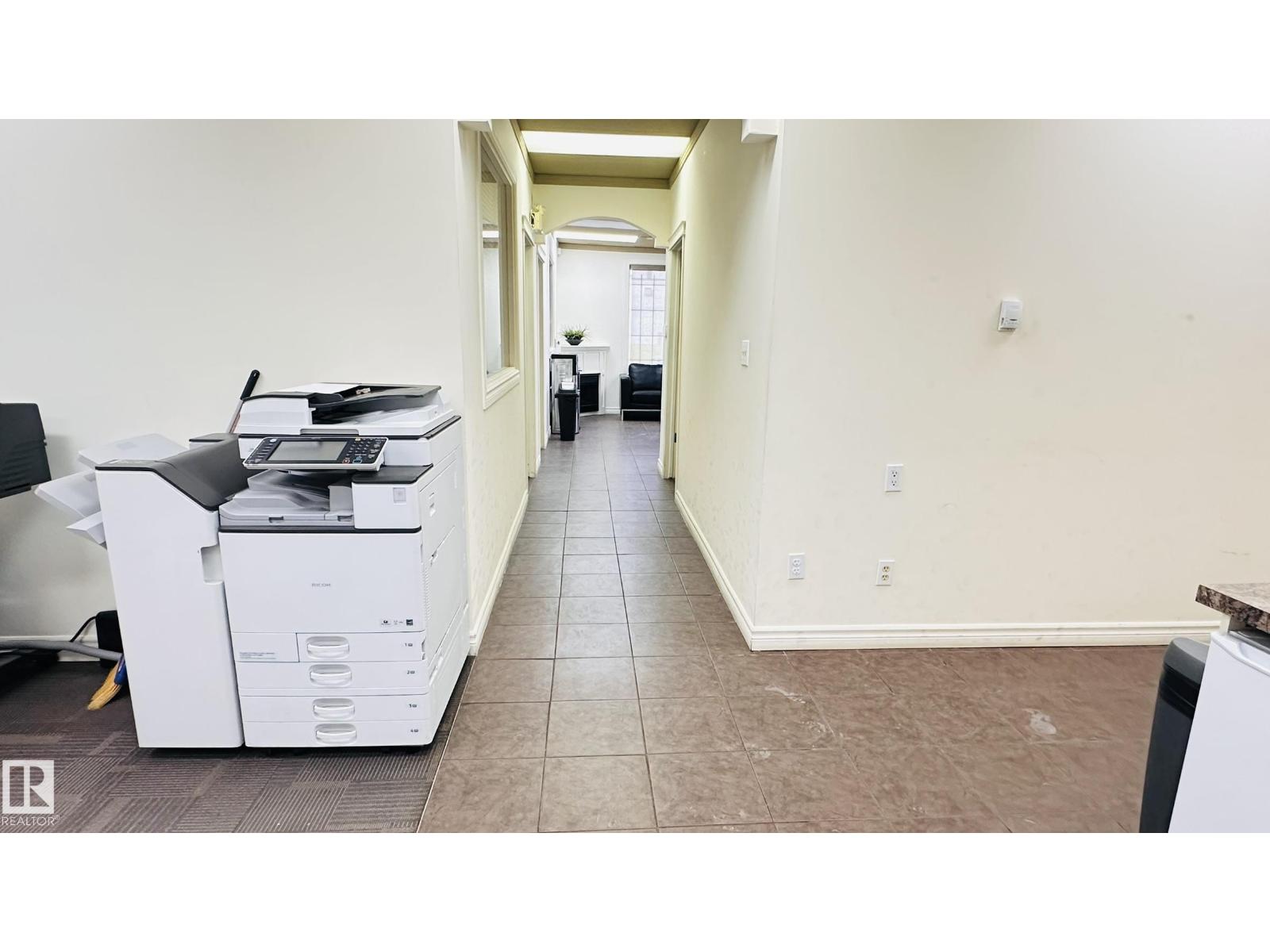 Photo 11 of 82 4003 98 St Nw, Edmonton AB