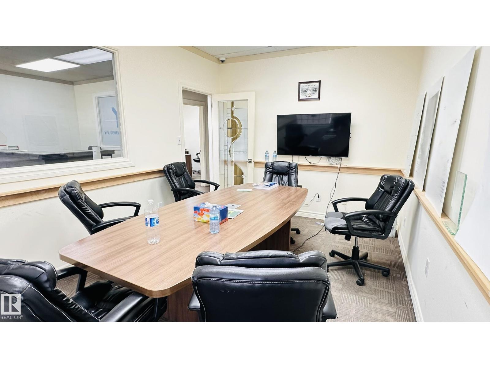 Photo 9 of 82 4003 98 St Nw, Edmonton AB
