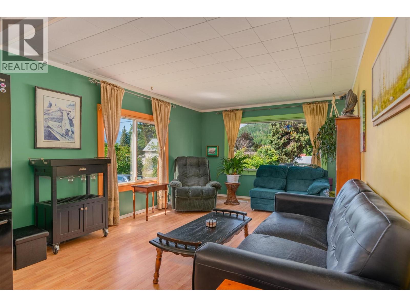 Photo 17 of 711 9th Avenue, New Denver BC