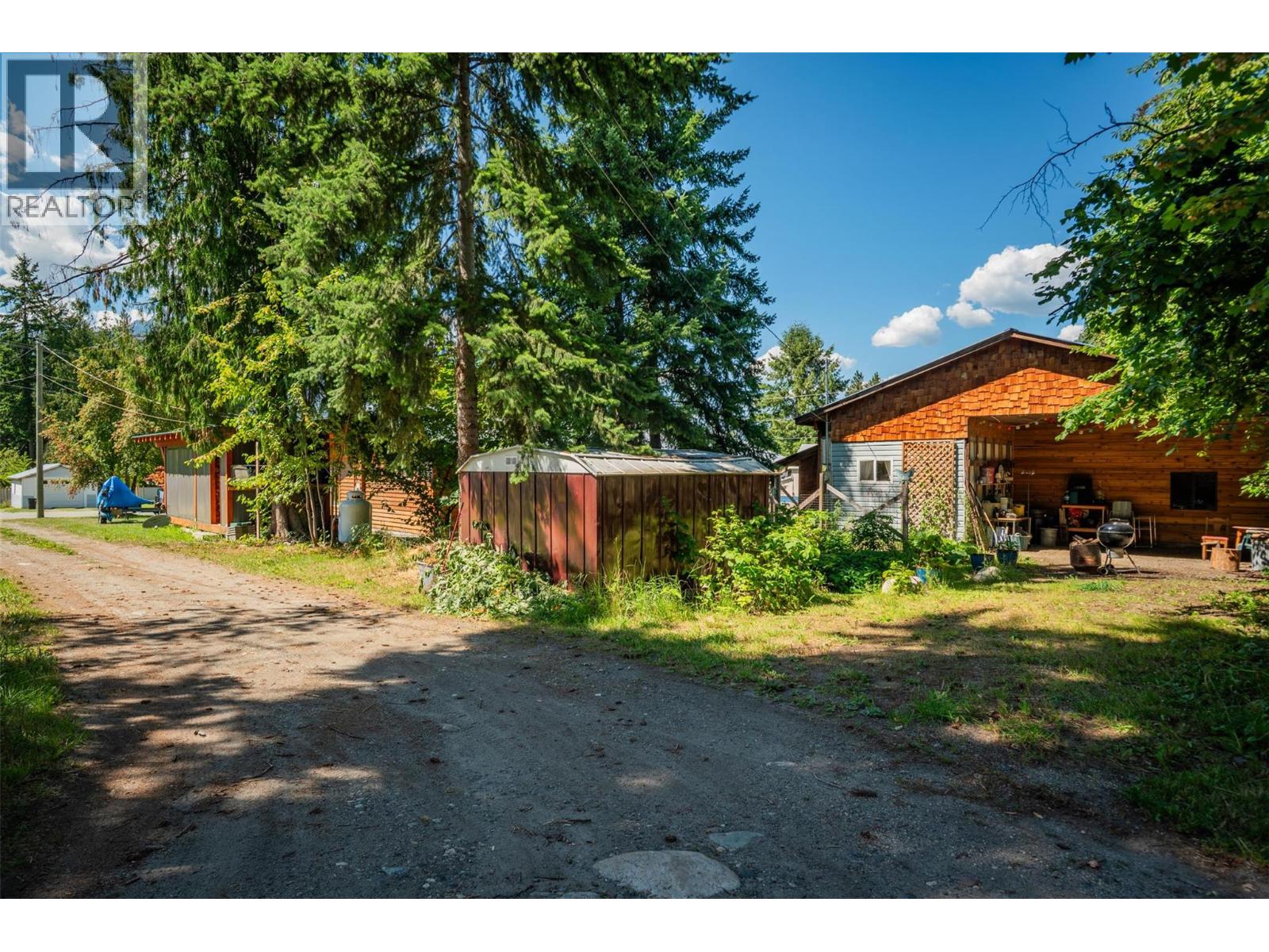 Photo 31 of 711 9th Avenue, New Denver BC