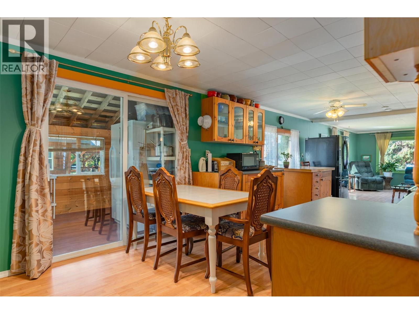 Photo 29 of 711 9th Avenue, New Denver BC