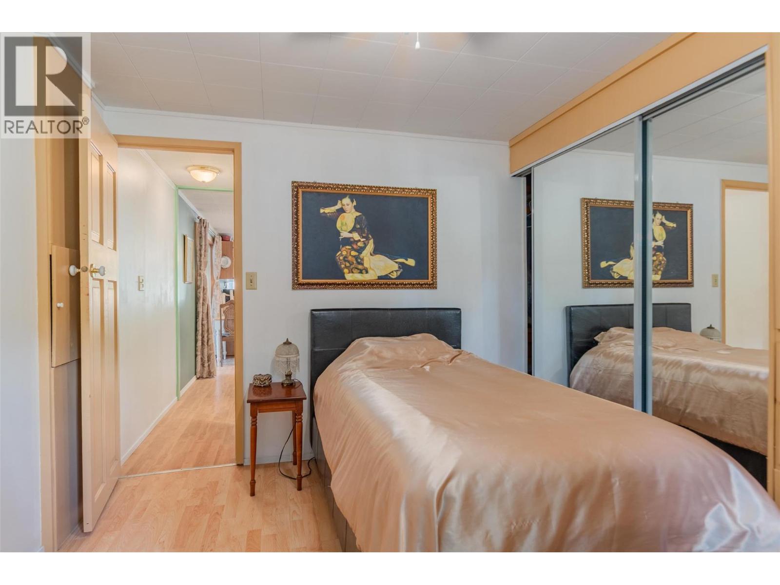 Photo 2 of 711 9th Avenue, New Denver BC