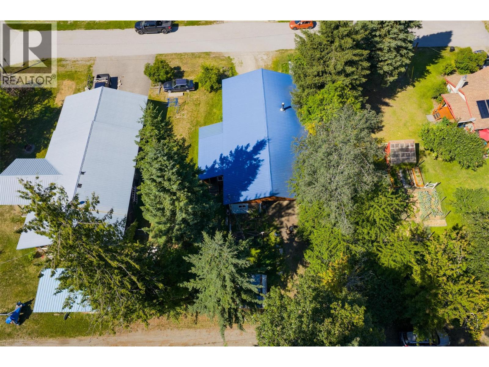 Photo 16 of 711 9th Avenue, New Denver BC