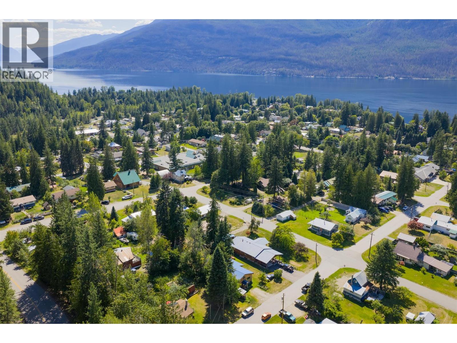 Photo 36 of 711 9th Avenue, New Denver BC