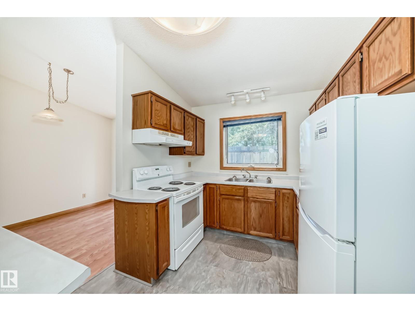 Photo 29 of 9 Wellington Cr, Spruce Grove AB