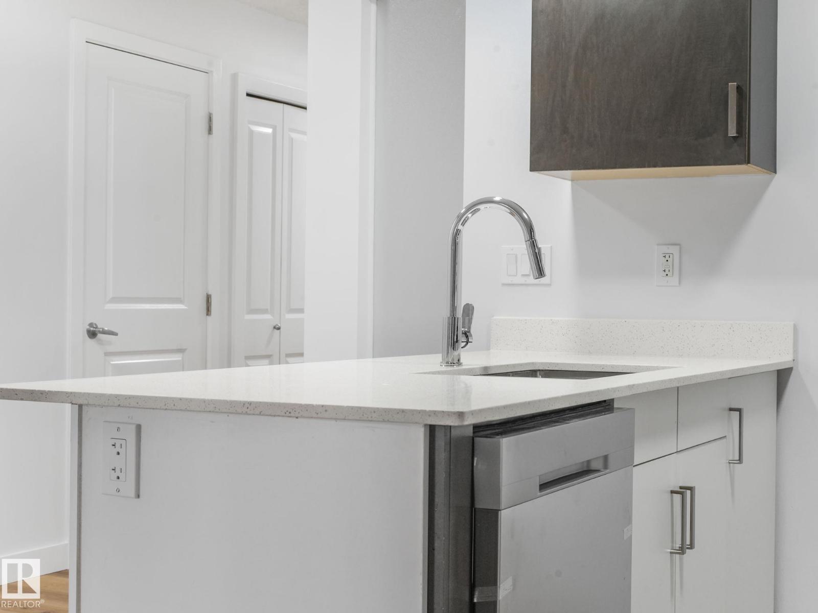 Photo 28 of 121 5515 7 Av Sw, Edmonton AB