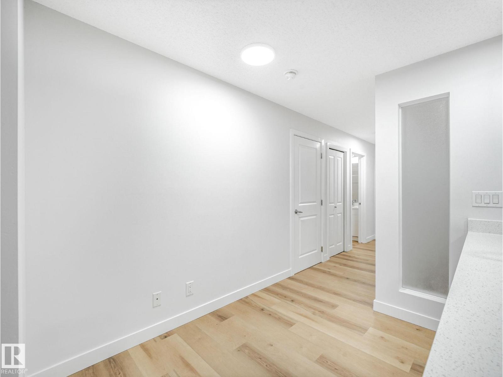 Photo 21 of 121 5515 7 Av Sw, Edmonton AB