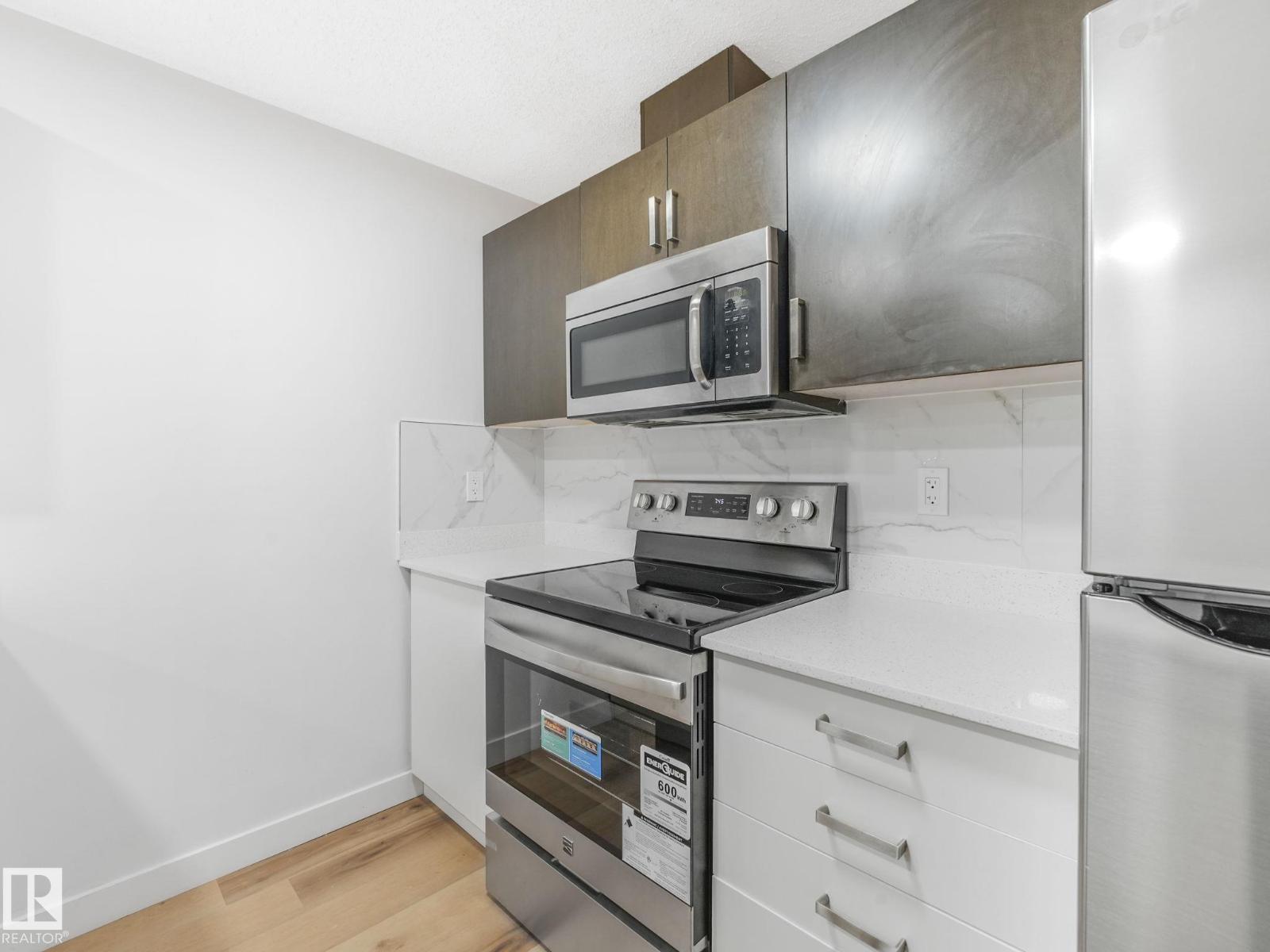 Photo 24 of 121 5515 7 Av Sw, Edmonton AB
