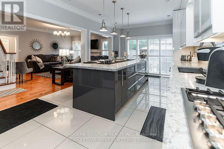 Photo 36 of 4982 Maxine Place, Mississauga ON