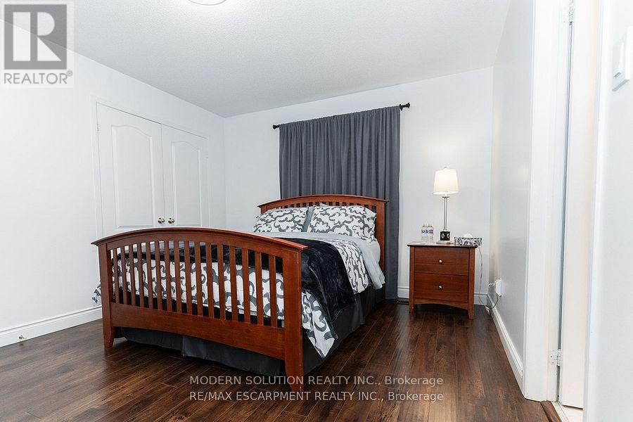 Photo 38 of 4982 Maxine Place, Mississauga ON