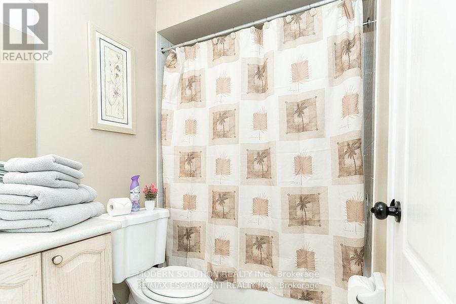 Photo 20 of 4982 Maxine Place, Mississauga ON