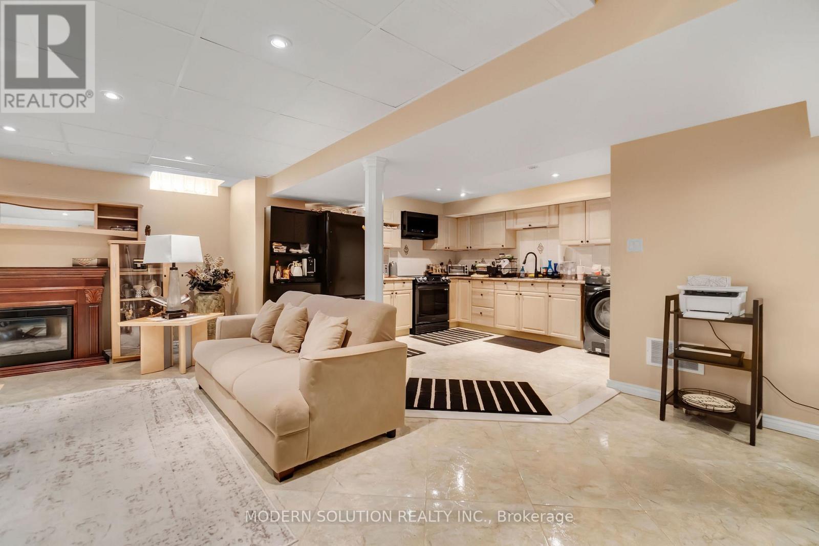 Photo 32 of 4982 Maxine Place, Mississauga ON
