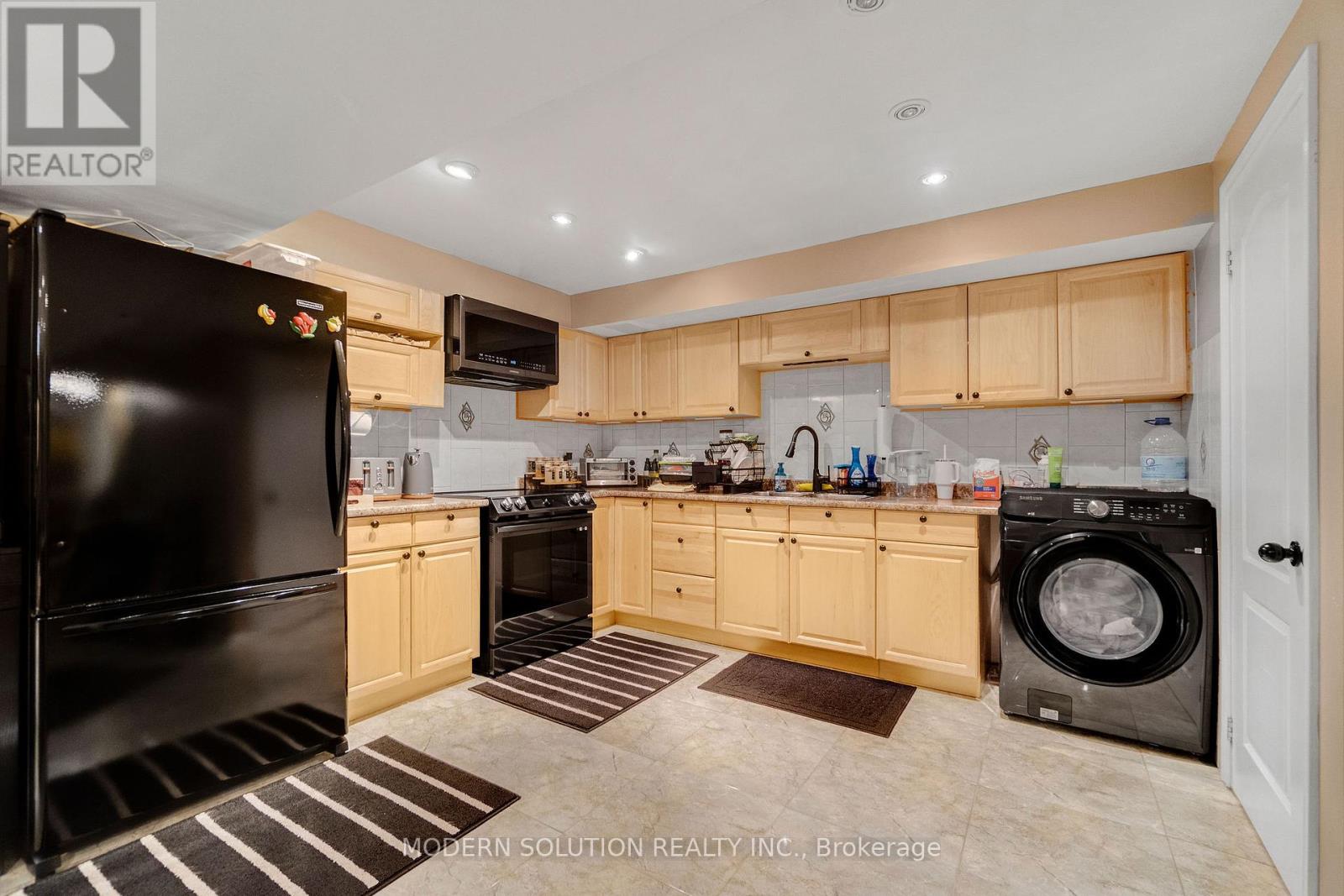 Photo 13 of 4982 Maxine Place, Mississauga ON