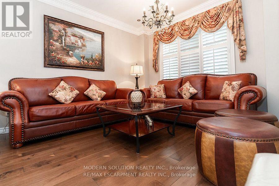 Photo 26 of 4982 Maxine Place, Mississauga ON