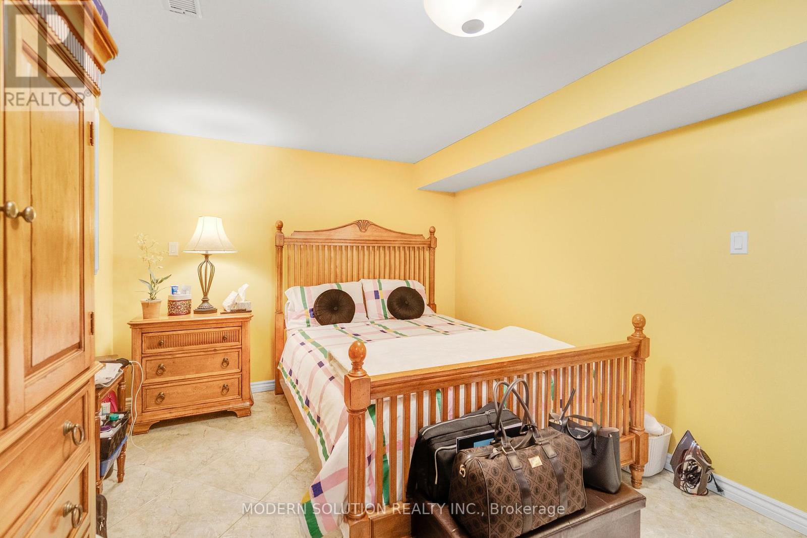 Photo 17 of 4982 Maxine Place, Mississauga ON