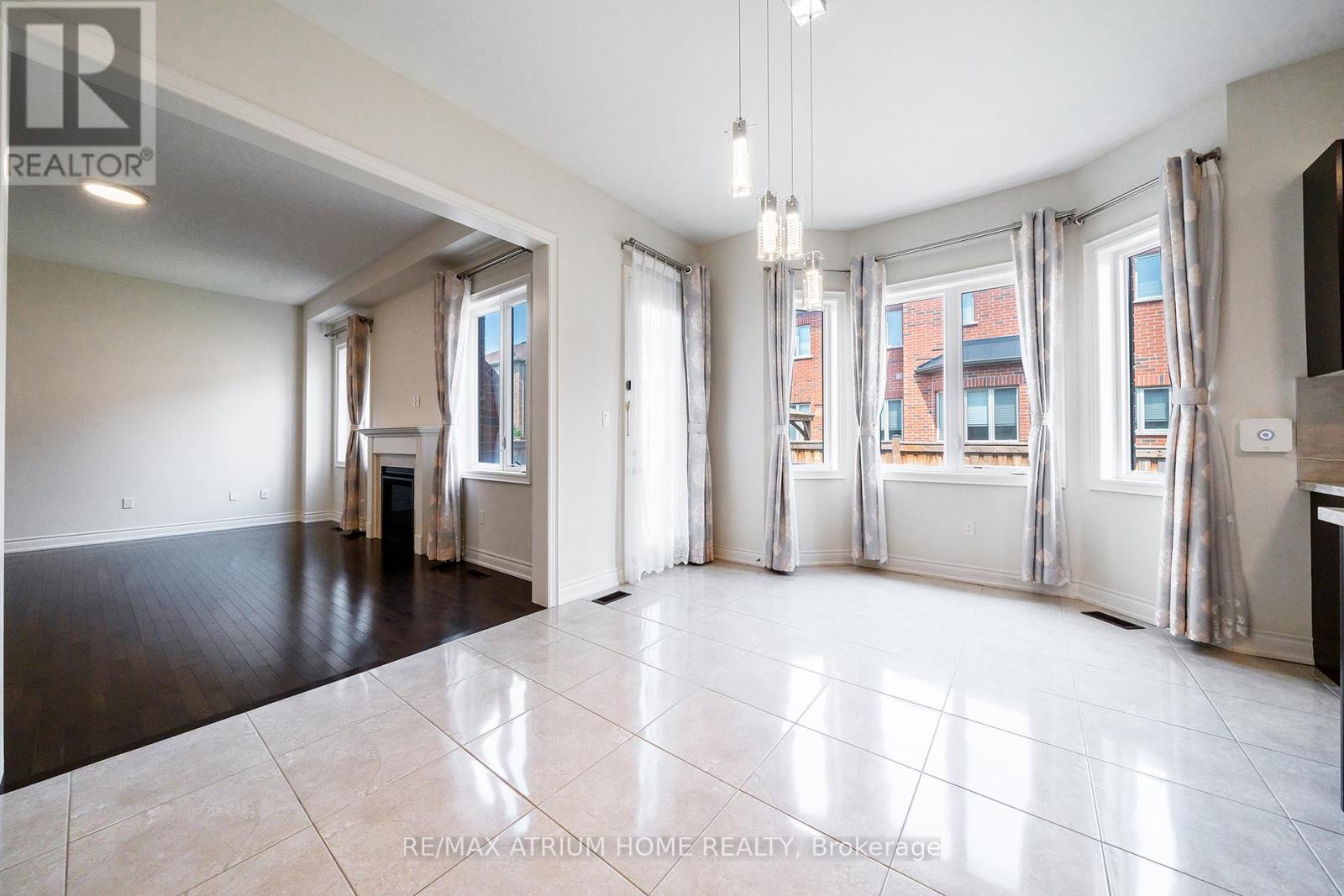Photo 18 of 3320 Meadow Marsh Crescent, Oakville ON