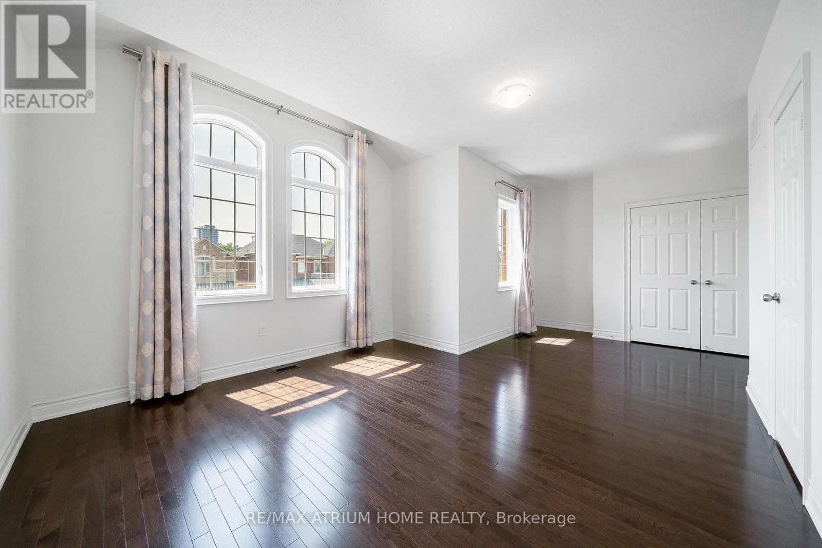 Photo 23 of 3320 Meadow Marsh Crescent, Oakville ON
