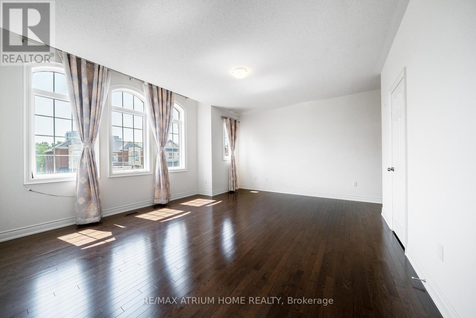 Photo 29 of 3320 Meadow Marsh Crescent, Oakville ON