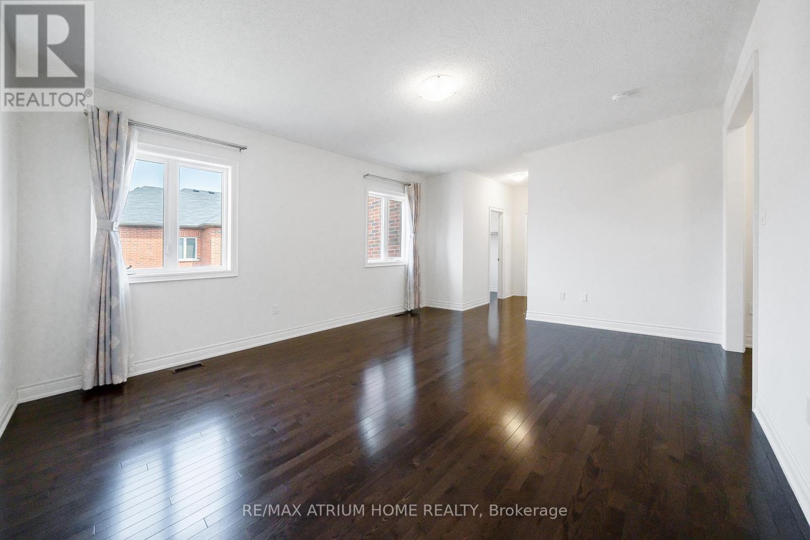 Photo 32 of 3320 Meadow Marsh Crescent, Oakville ON