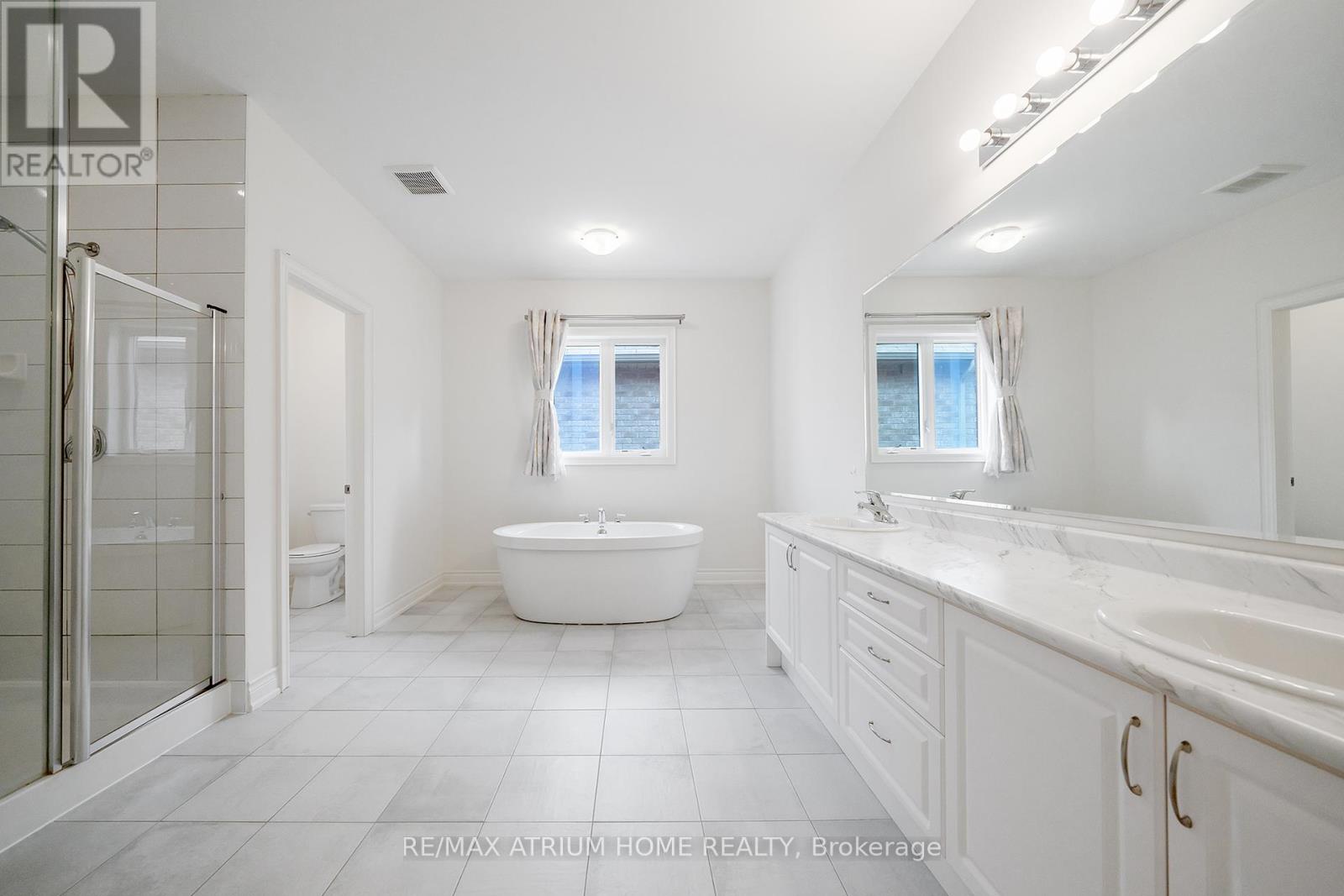 Photo 34 of 3320 Meadow Marsh Crescent, Oakville ON