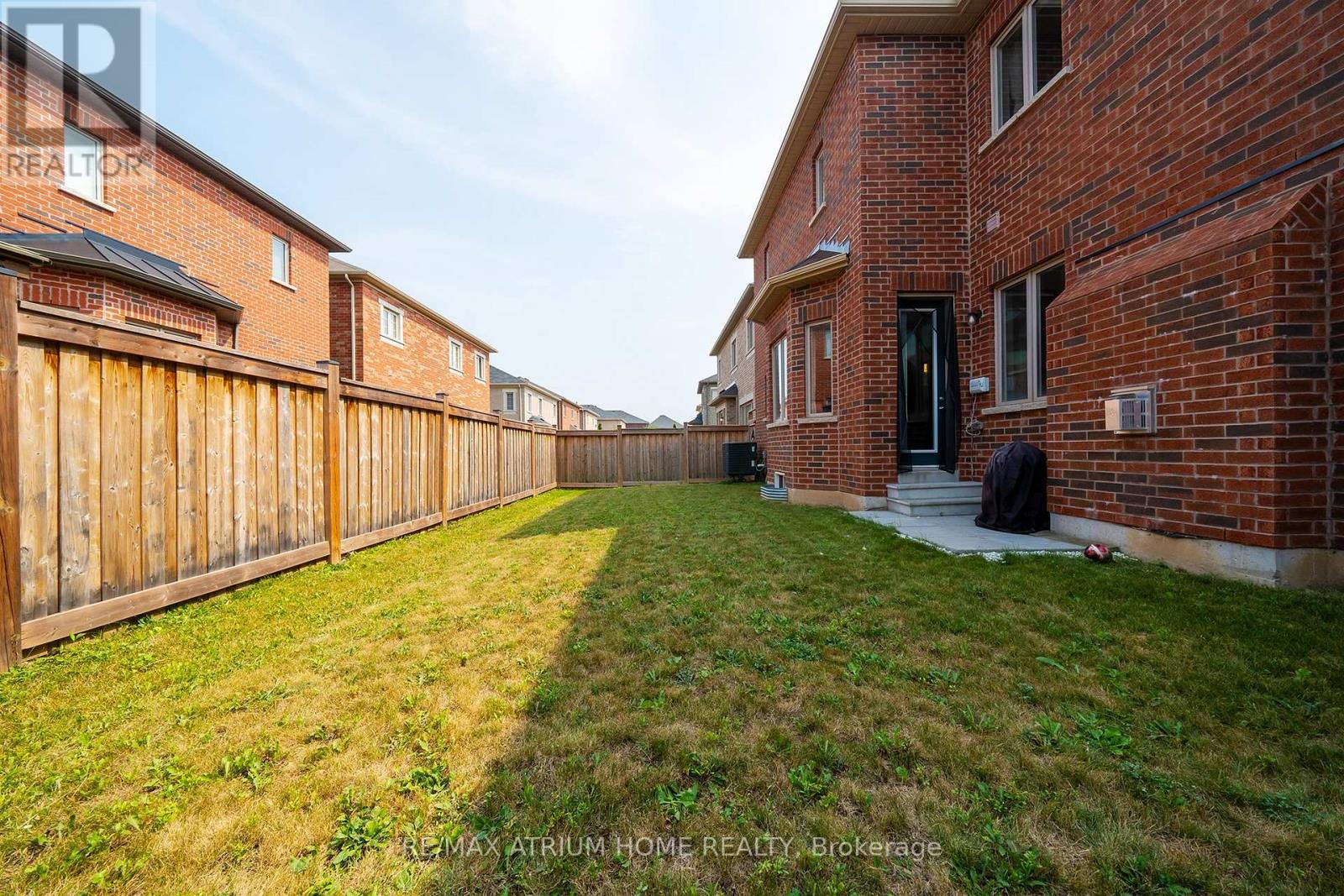 Photo 36 of 3320 Meadow Marsh Crescent, Oakville ON