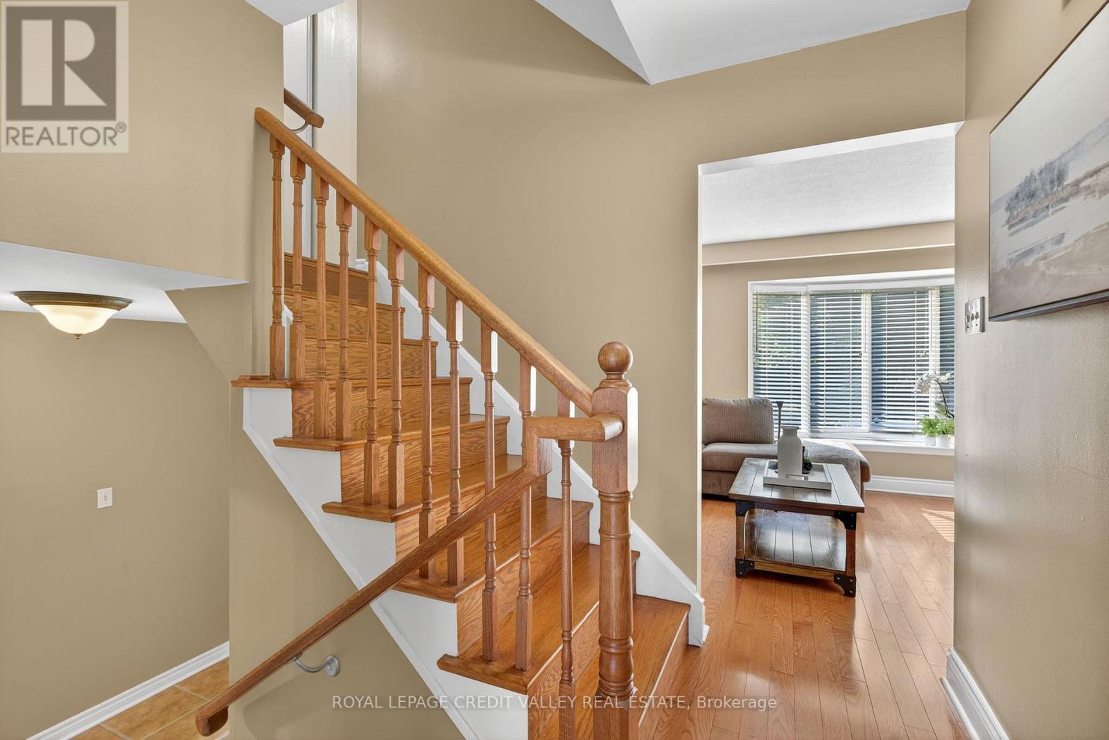 Photo 2 of 60 Gondola Crescent, Brampton ON