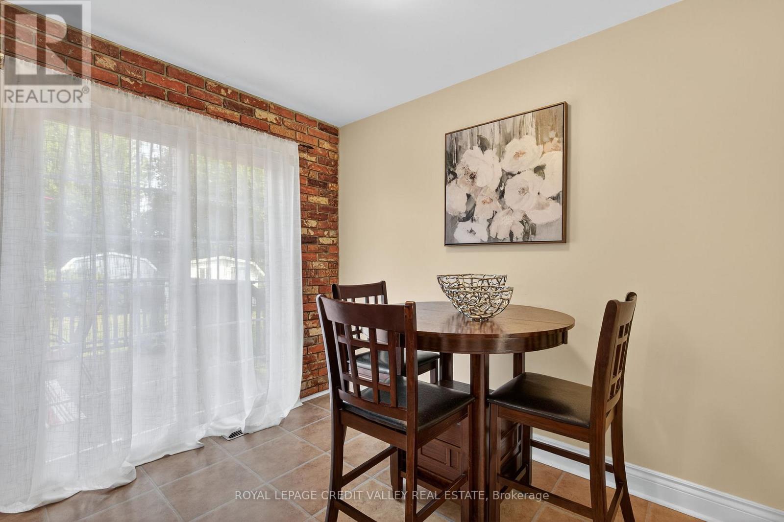 Photo 40 of 60 Gondola Crescent, Brampton ON
