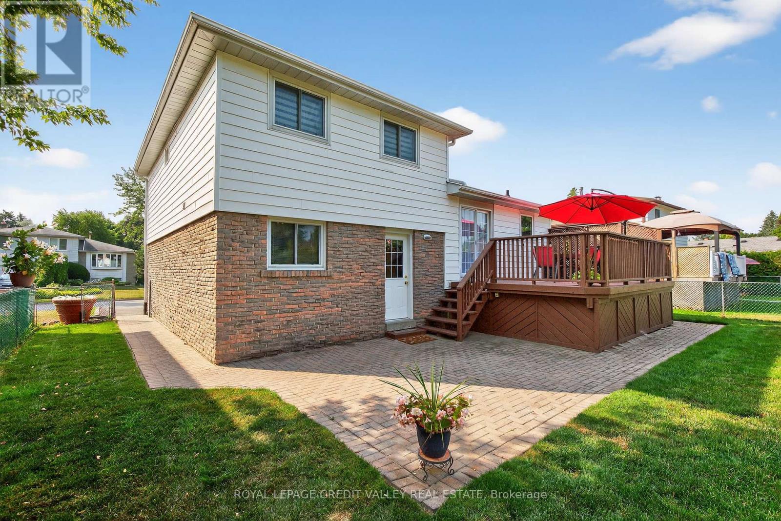 Photo 42 of 60 Gondola Crescent, Brampton ON