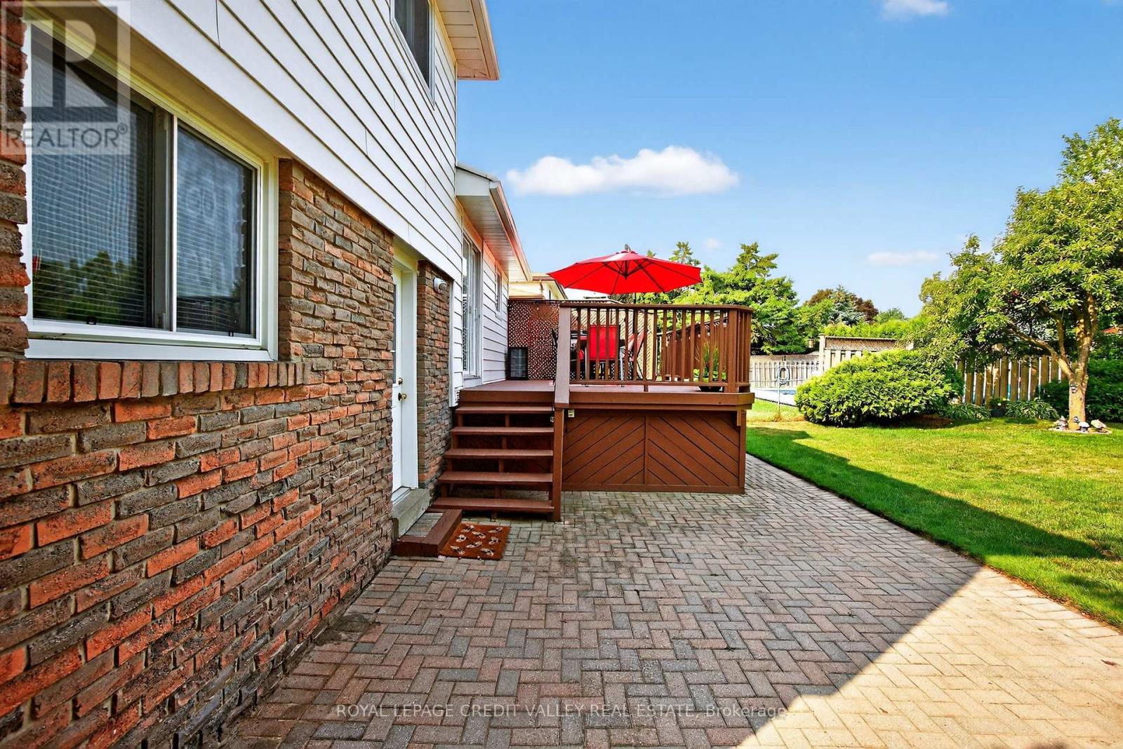 Photo 18 of 60 Gondola Crescent, Brampton ON