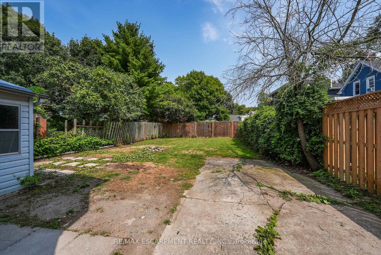 Photo 22 of 68 Henry Street, St Catharines ON