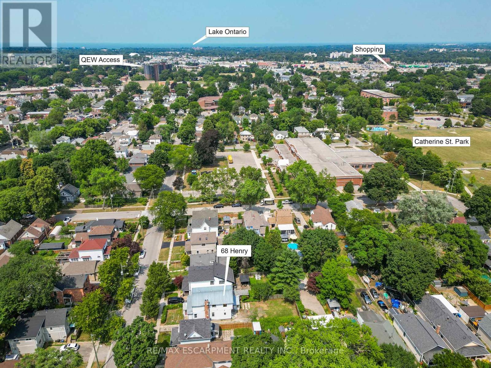 Photo 3 of 68 Henry Street, St Catharines ON