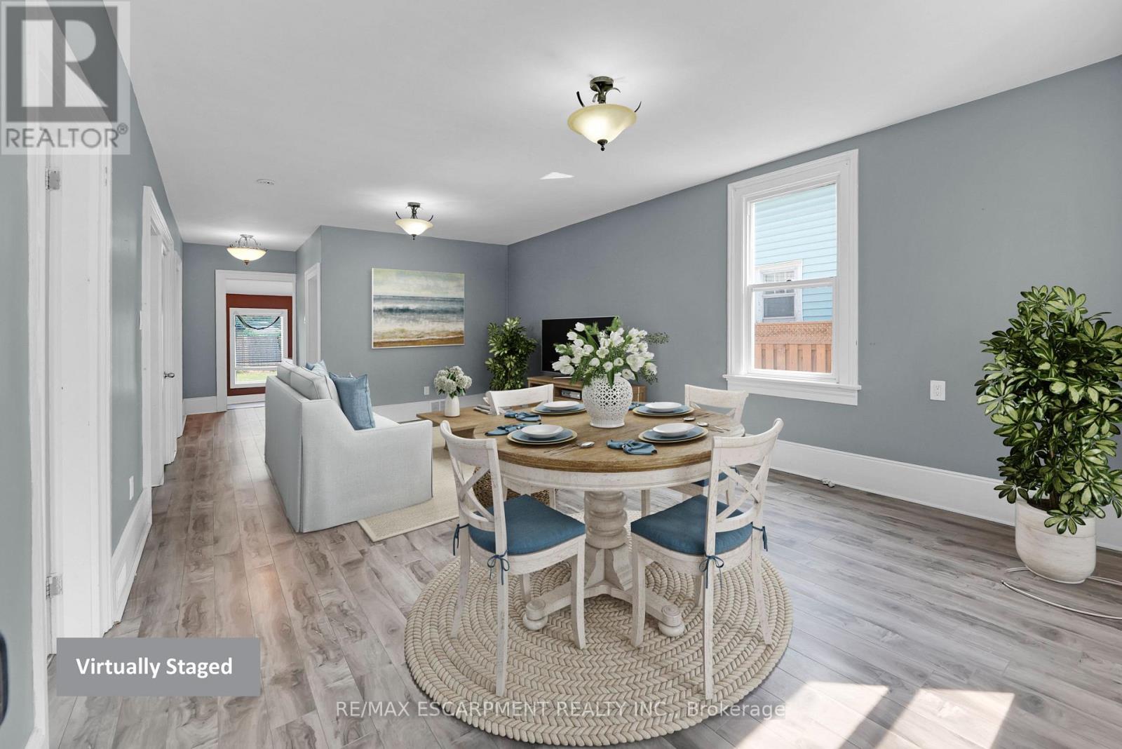 Photo 5 of 68 Henry Street, St Catharines ON