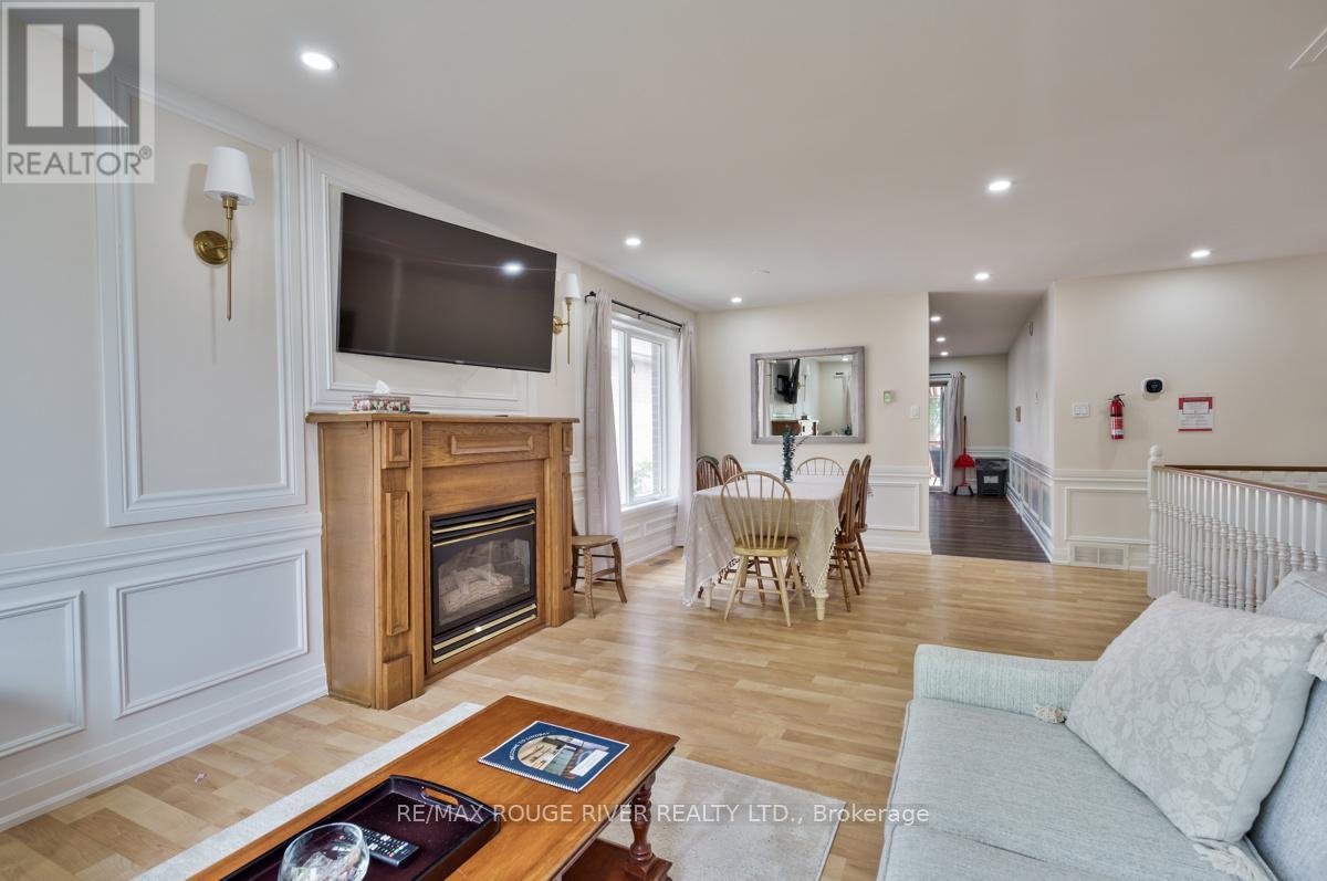 Photo 8 of 333 Mary Street W, Kawartha Lakes ON