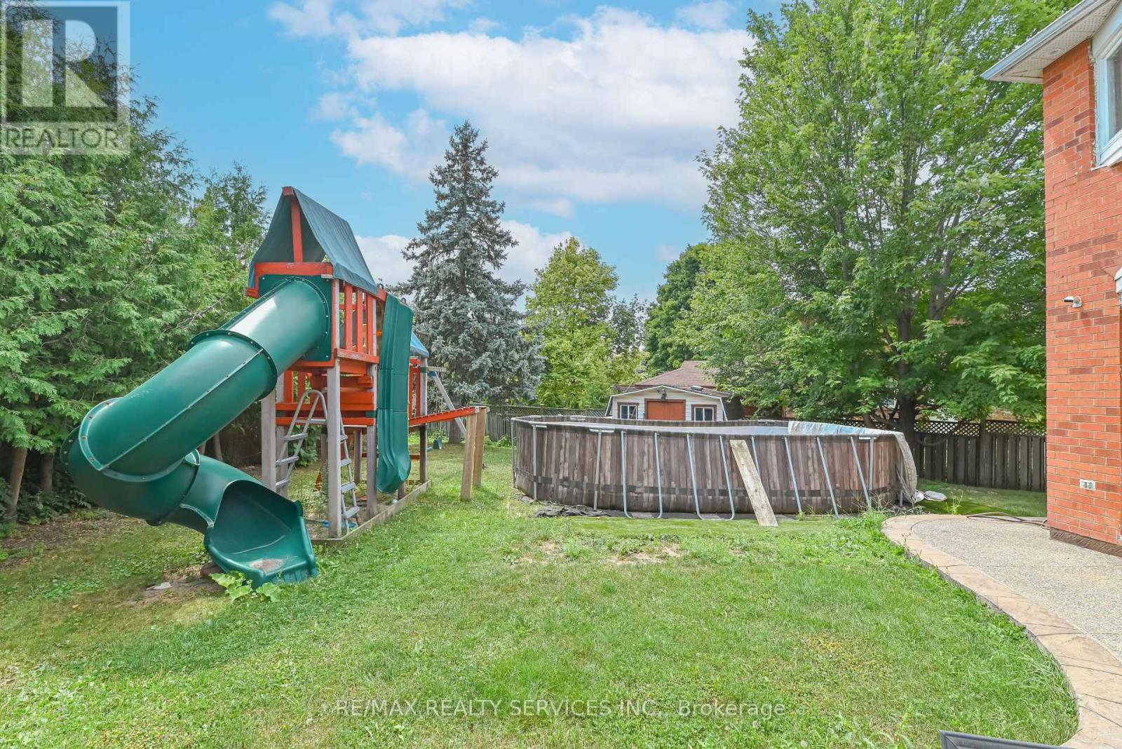 Photo 5 of 29 Leneck Avenue, Brampton ON
