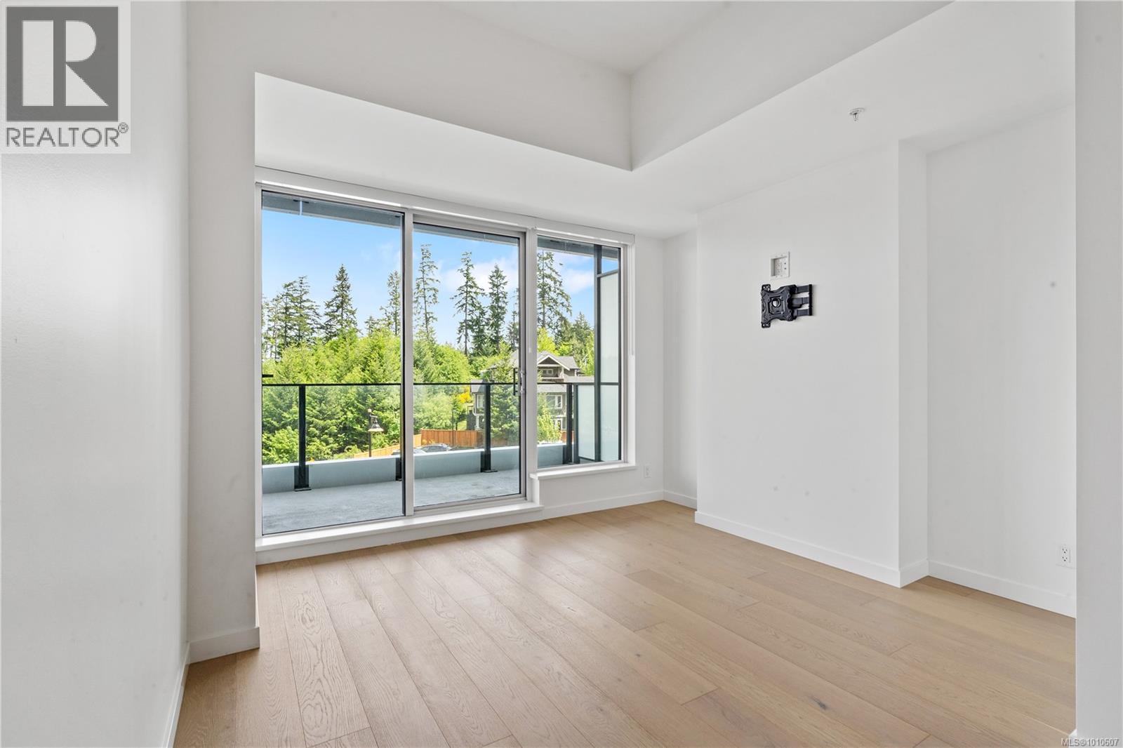 Photo 30 of 308 2000 Hannington Rd, Langford BC