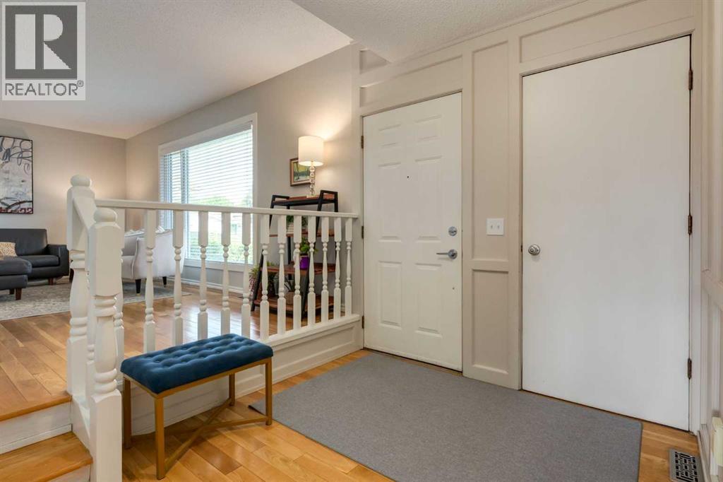 Single Family House for Sale in  Berkley Place NW Beddington Heights Calgary 