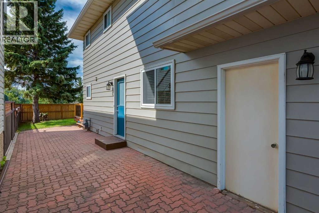 Single Family House for Sale in  Berkley Place NW Beddington Heights Calgary 