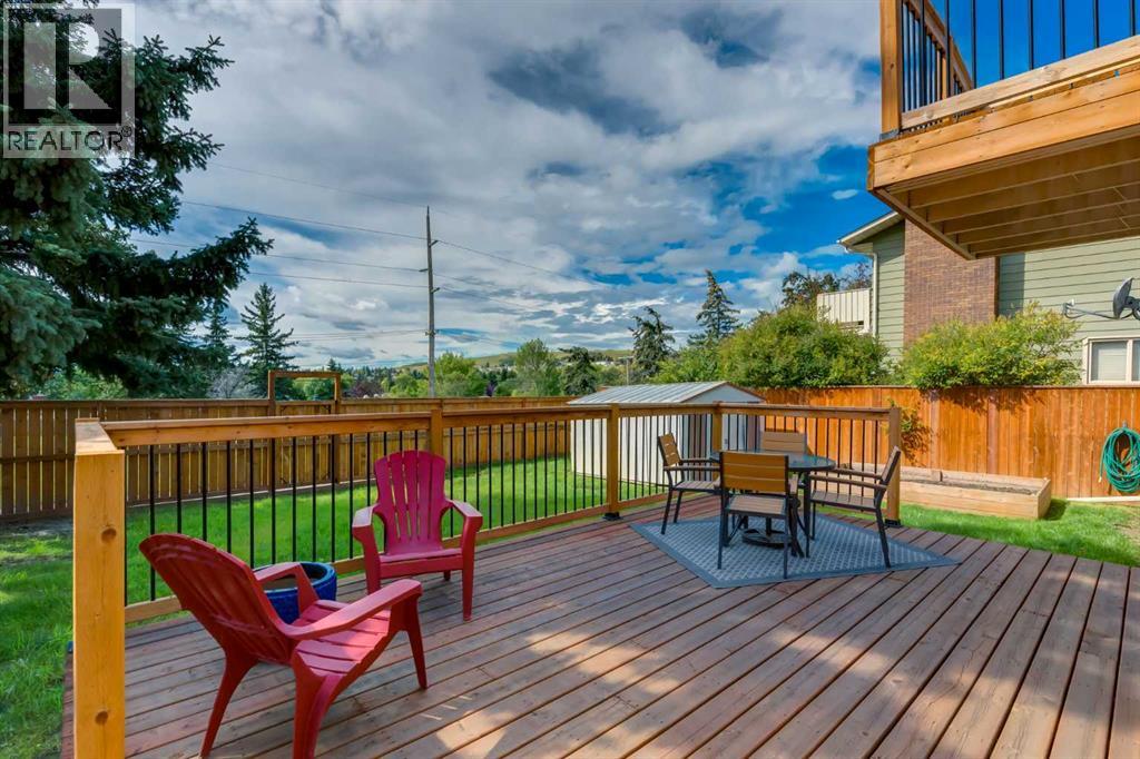 Single Family House for Sale in  Berkley Place NW Beddington Heights Calgary 