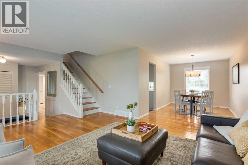 Single Family House for Sale in  Berkley Place NW Beddington Heights Calgary 