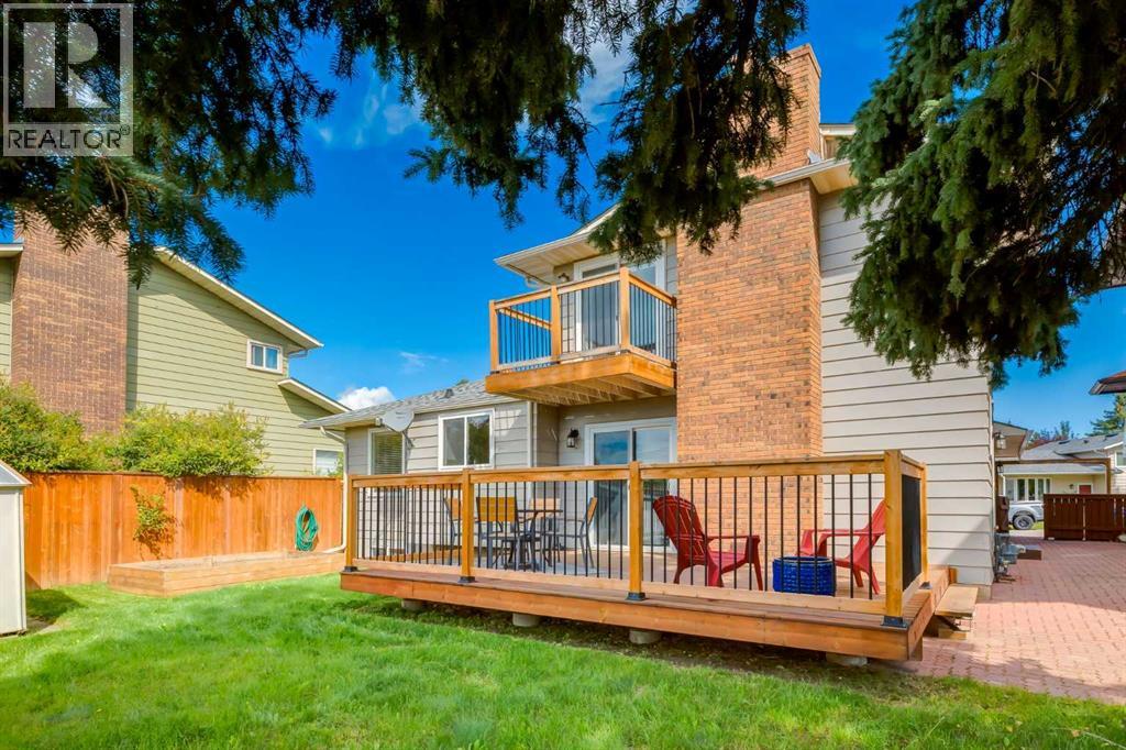 Single Family House for Sale in  Berkley Place NW Beddington Heights Calgary 