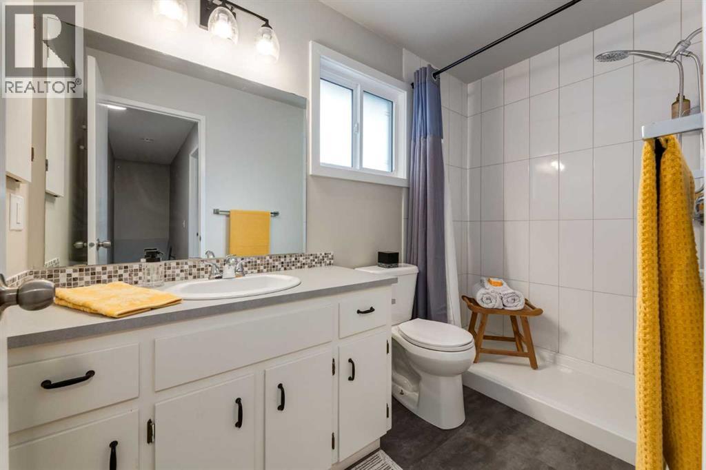 Single Family House for Sale in  Berkley Place NW Beddington Heights Calgary 