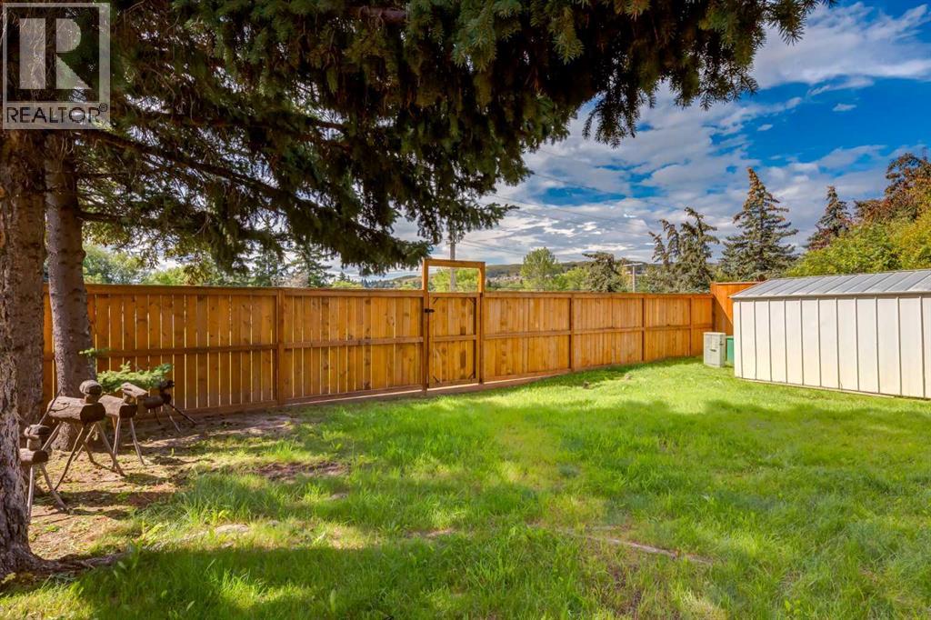 Single Family House for Sale in  Berkley Place NW Beddington Heights Calgary 
