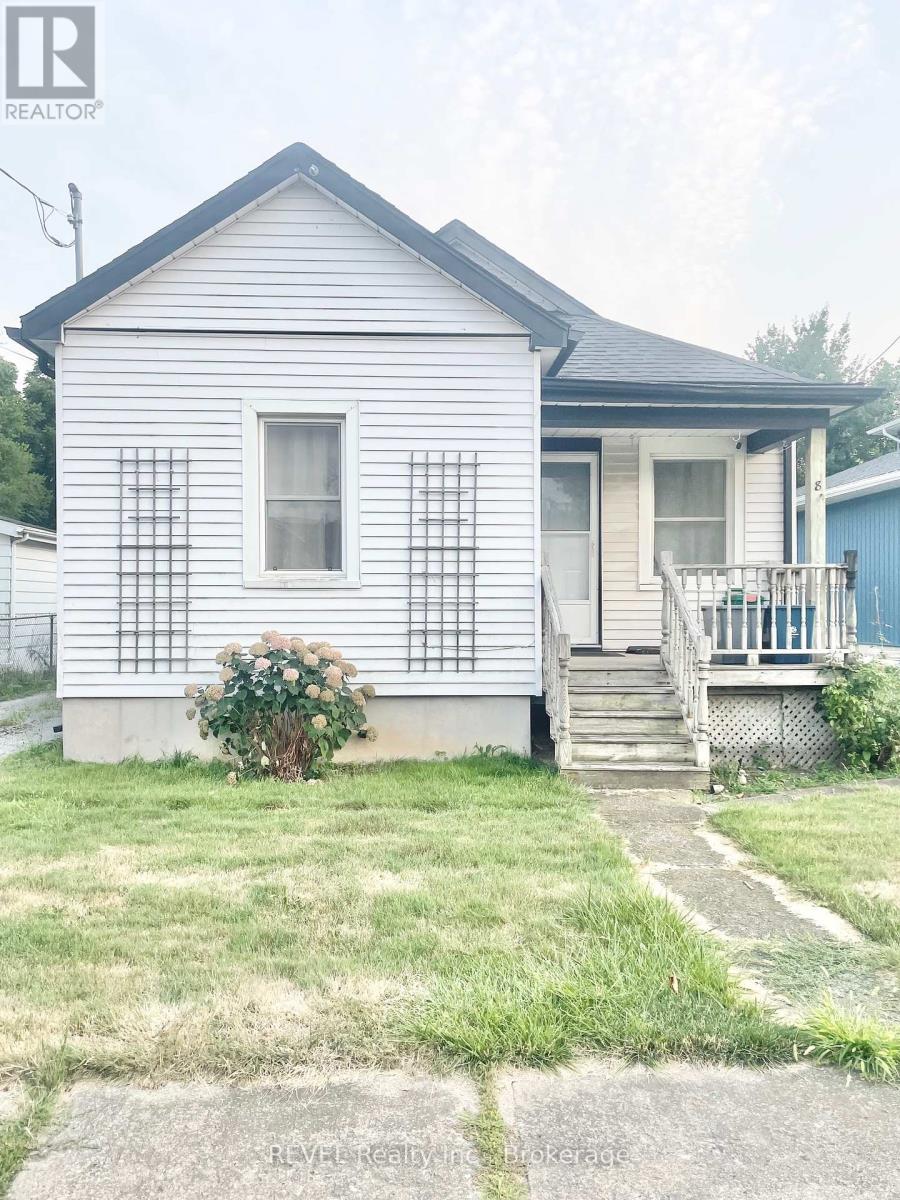 Photo 1 of 8 Monck Street, St Catharines ON