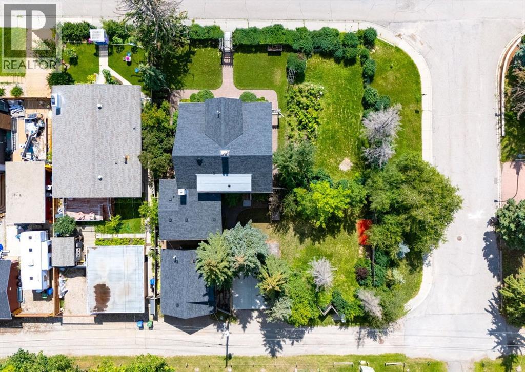 Photo 6 of 1736 13 Avenue Nw, Calgary AB