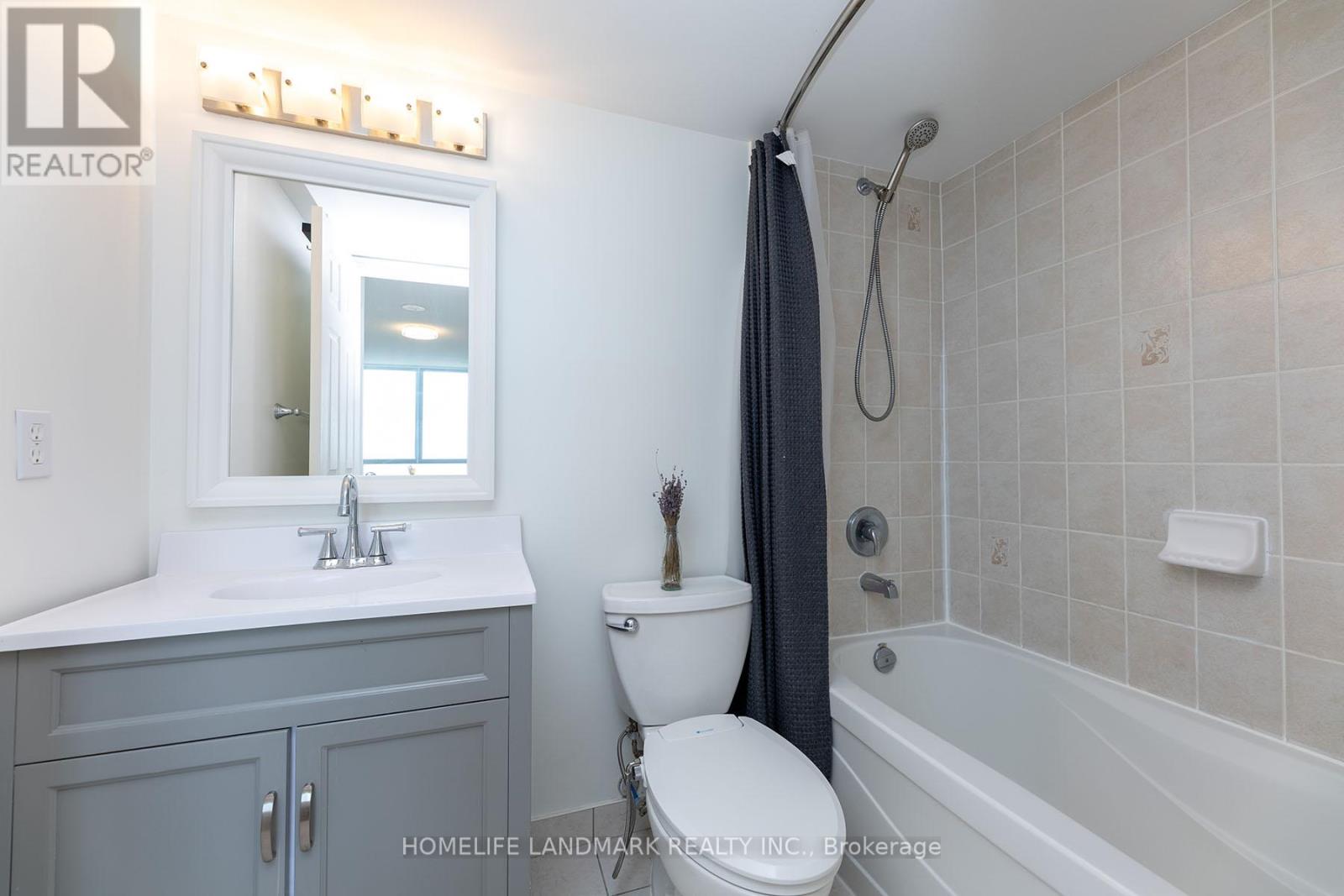 Photo 15 of 3510 18 Spring Garden Avenue, Toronto ON