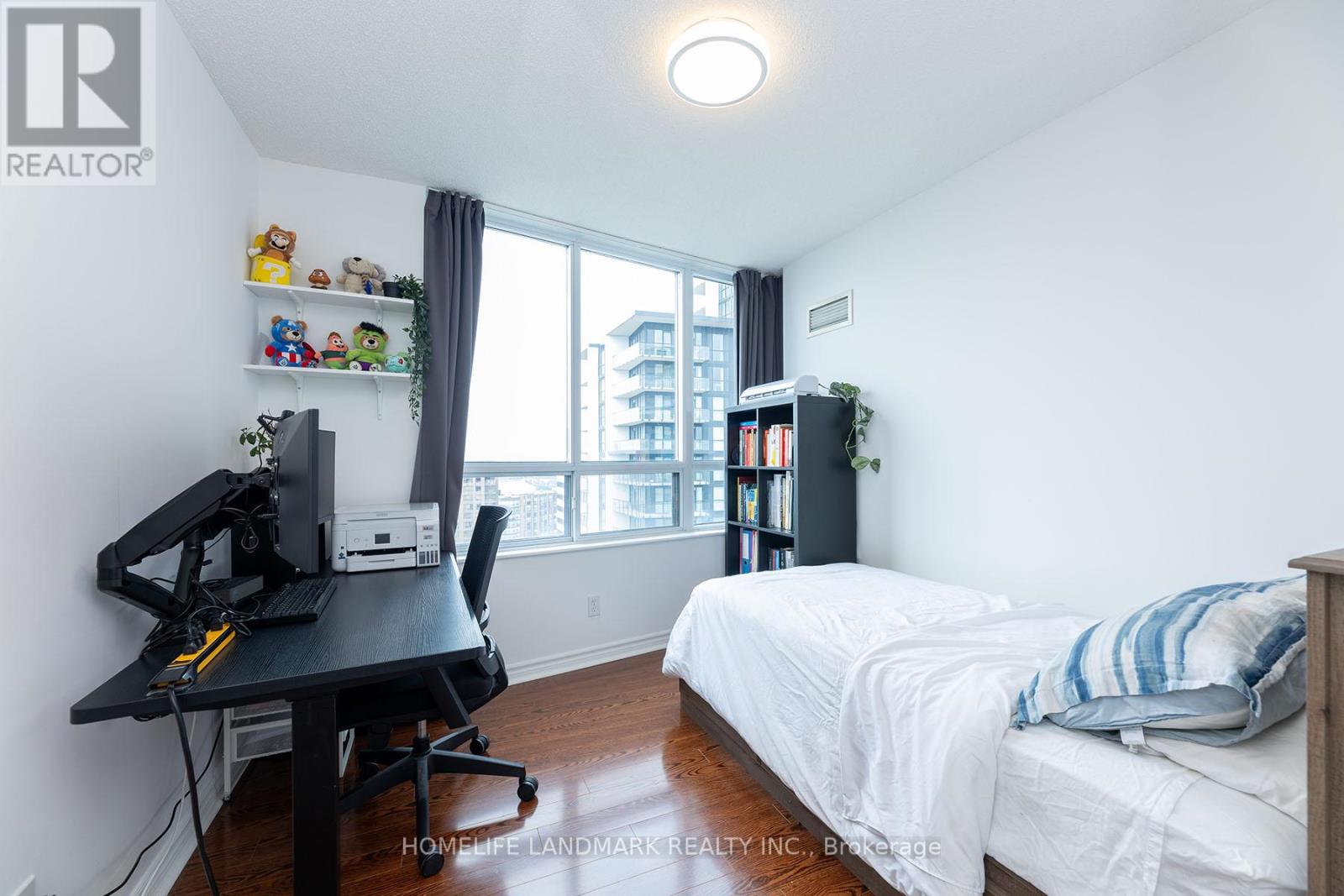 Photo 16 of 3510 18 Spring Garden Avenue, Toronto ON